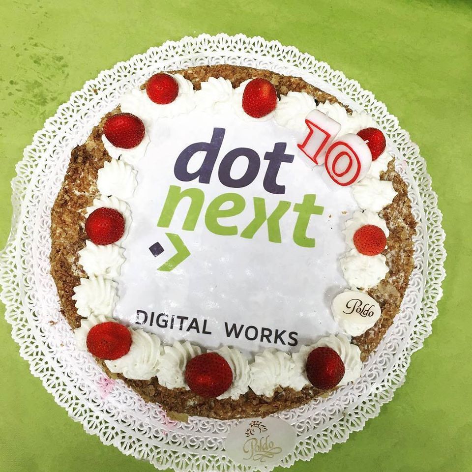 La torta di compleanno di Dot Next